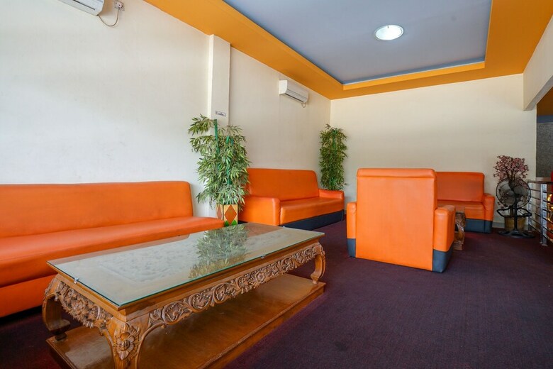 Oyo 427 Hotel Galaxy
