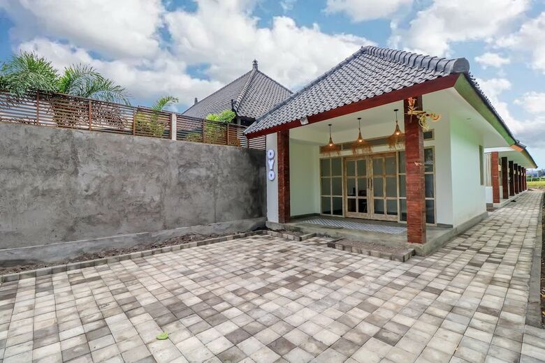 Hostal Oyo 2896 Uma Menuh Guest House