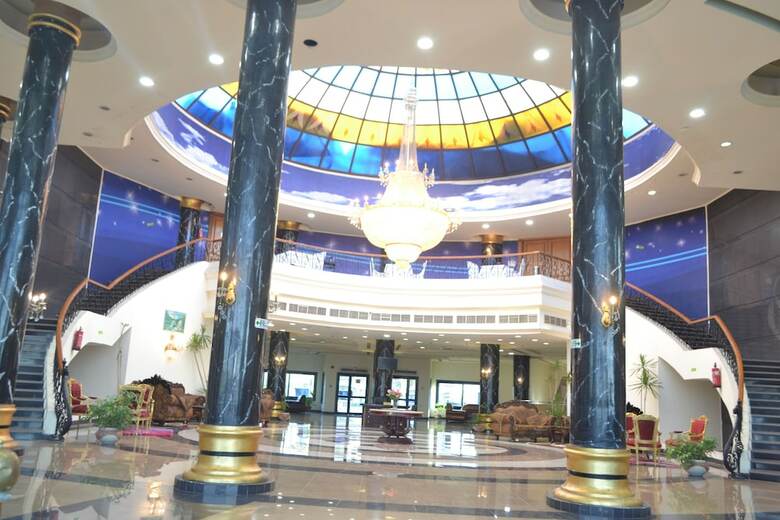 Green Desert Hotel