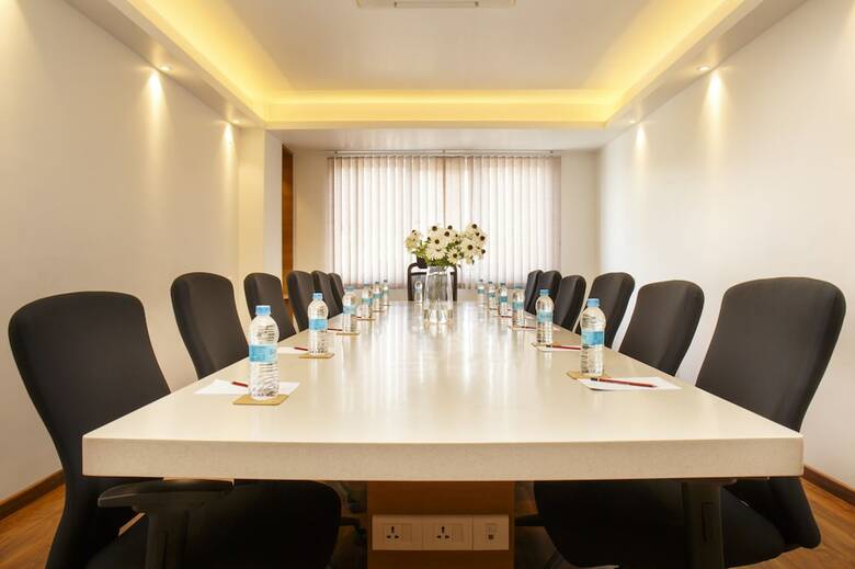 Hotel Ambassador By Ace Hotels