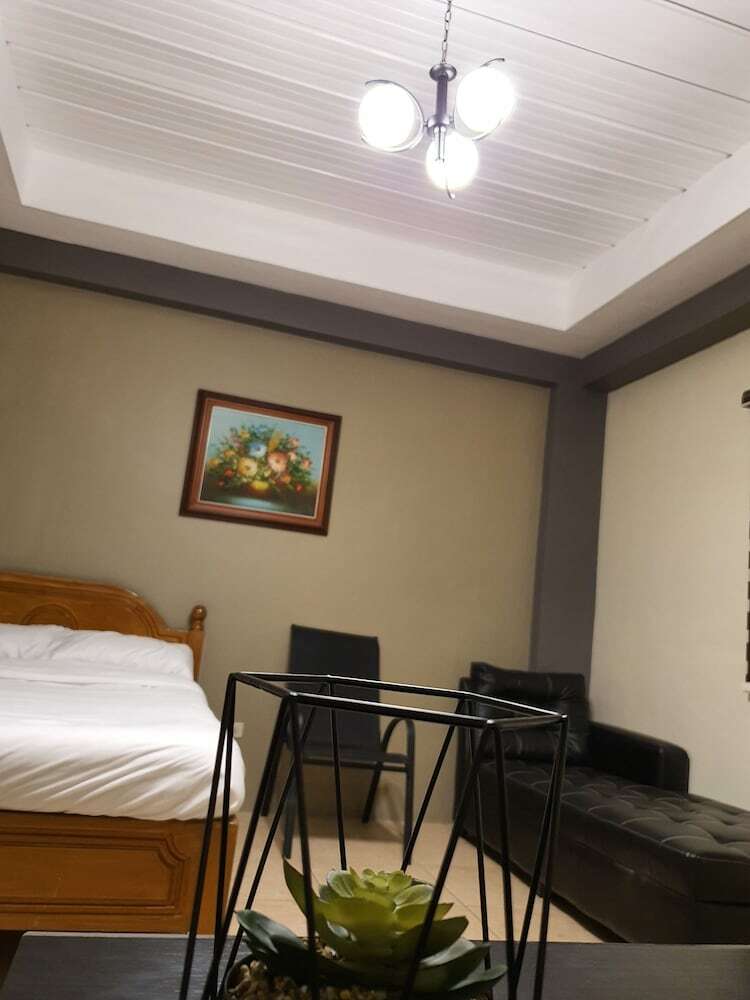 Hotel 2428 Suites