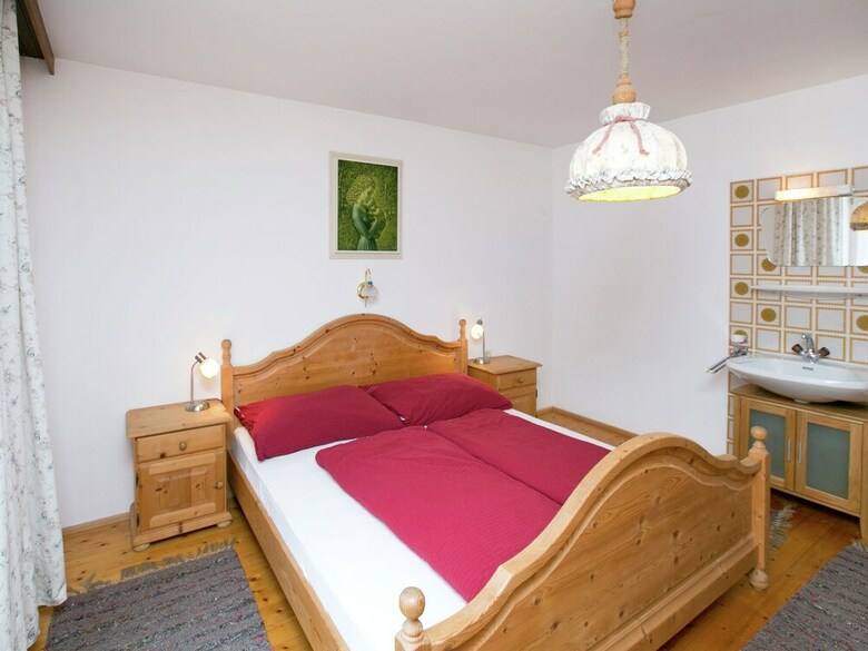 Beautiful Apartment Near Mountains In Gerlosberg