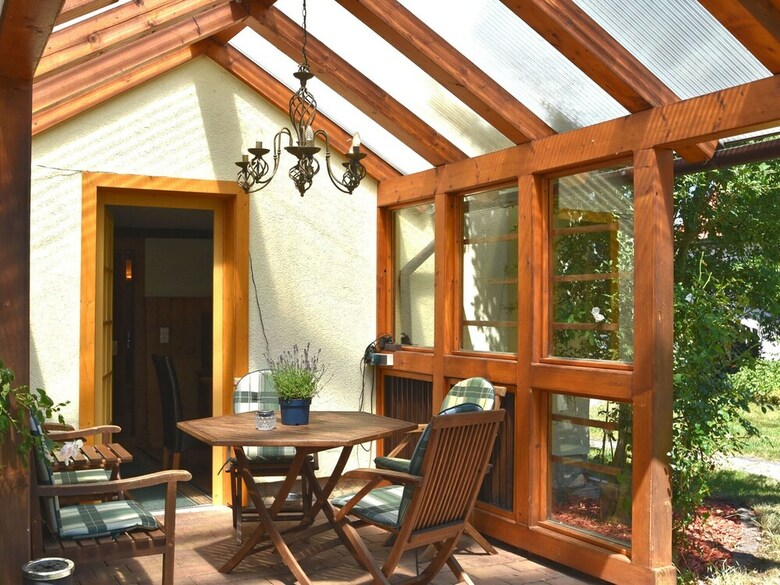 Vintage Hoilday Home In Leina With Pond