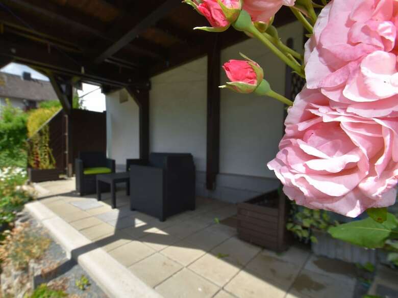 Modern Holiday Home In Deifeld With Private Garden