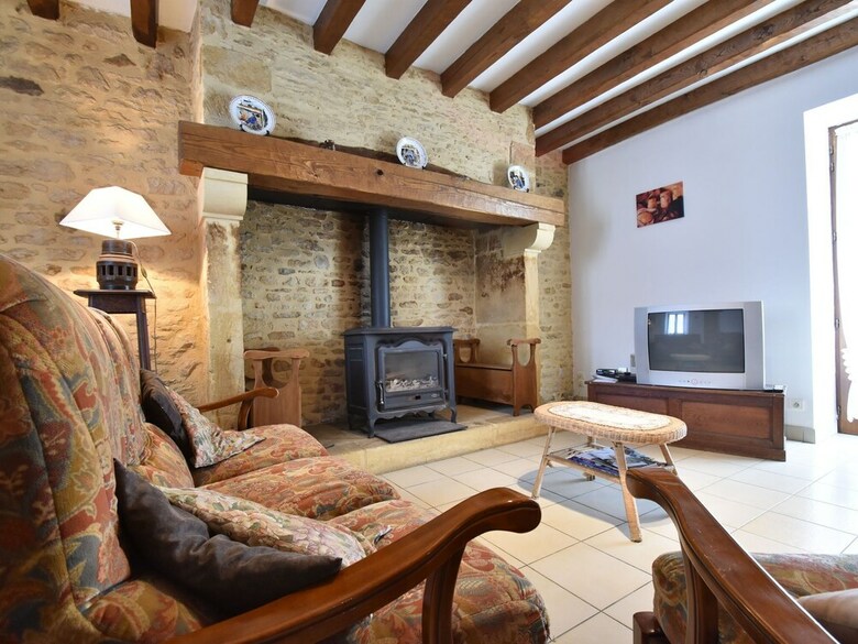 Cozy Holiday Home With Barbecue In Aquitaine