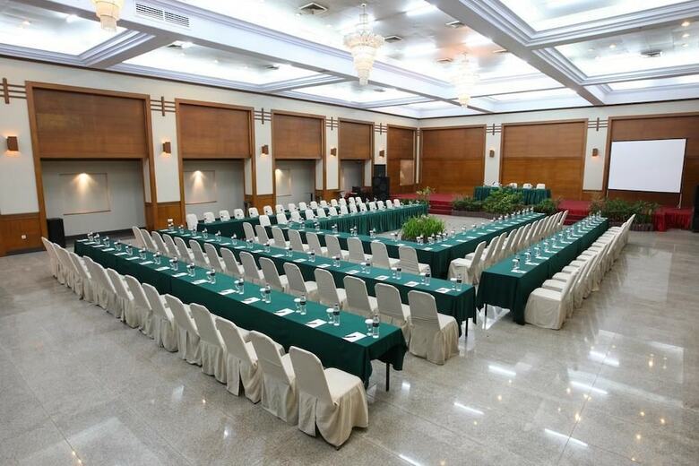 Makassar Golden Hotel