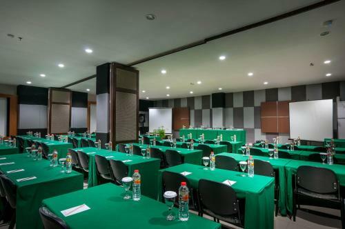 Tree Hotel Makassar