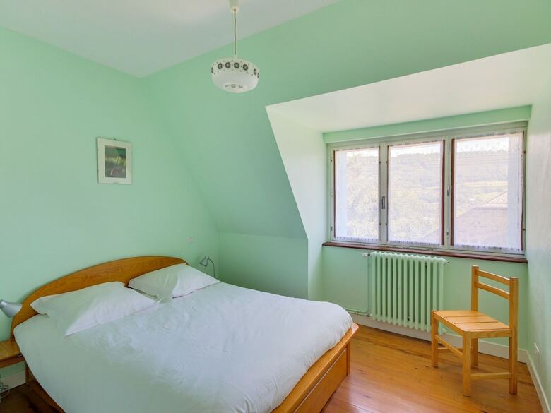 Spacious Holiday Home Near Forest In Auvergne
