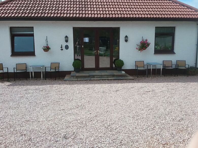 Shangri-la Bed And Breakfast