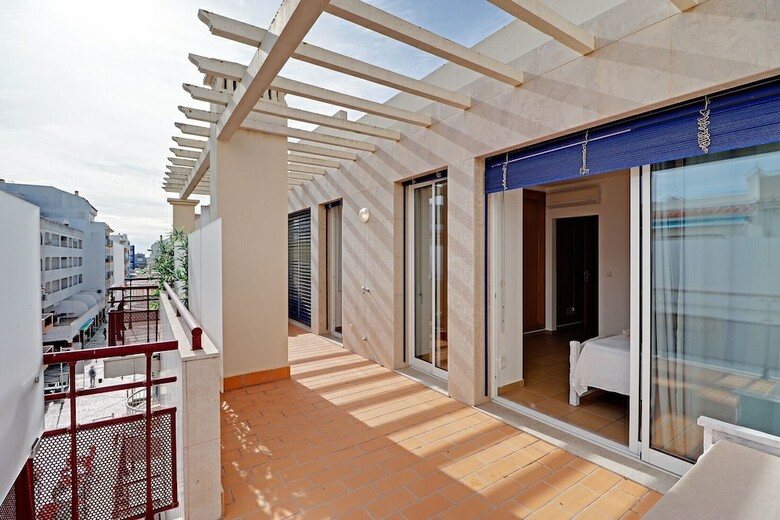 Disinfected Apartment - Monte Gordo Downtown By Homing ?