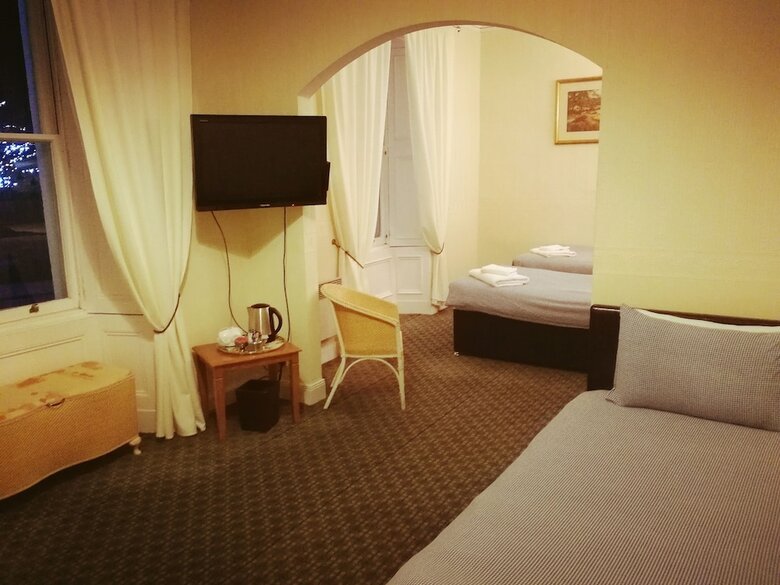 Victoria Hotel