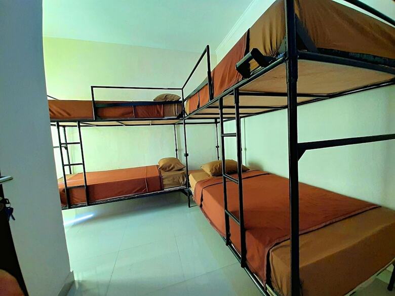 Hostal Safe House Bed And Breakfast - Hostel (Adults Ony)