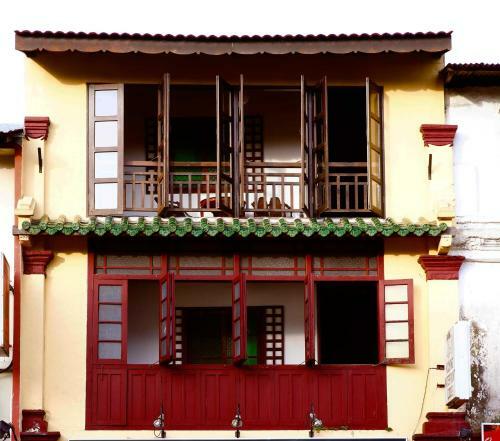 Hostal Kuching Waterfront Lodge