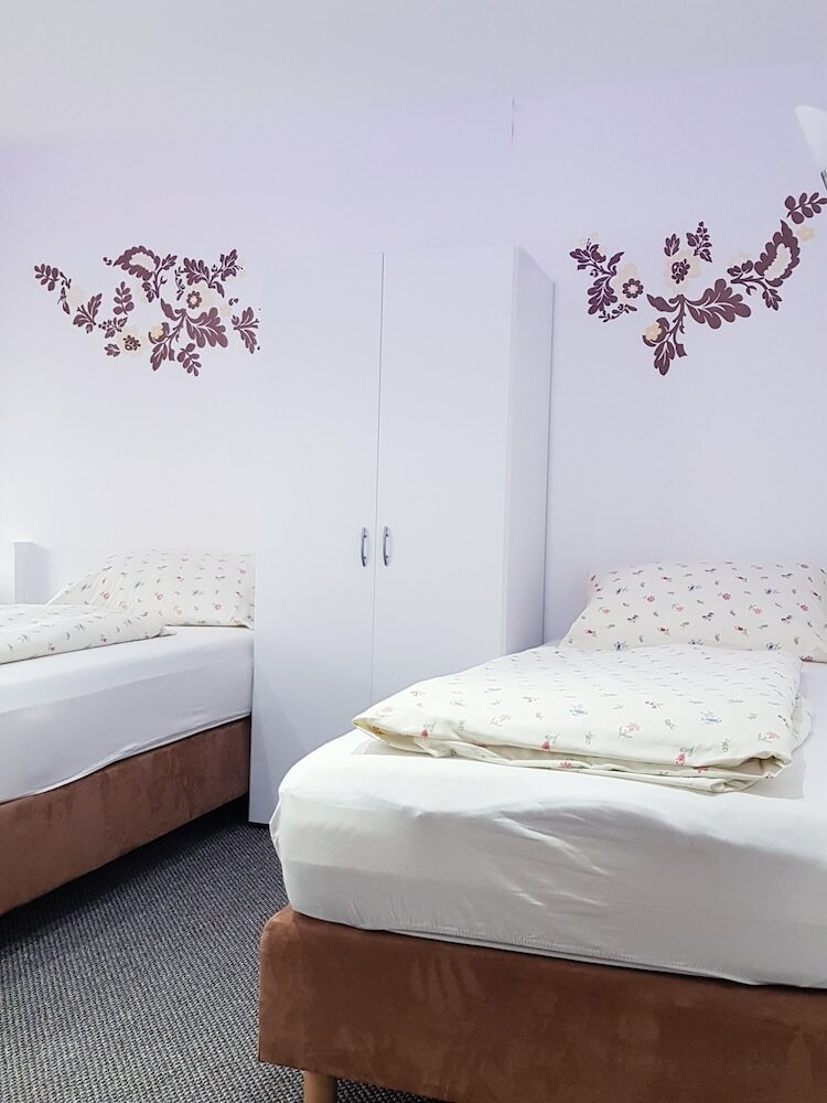 Hotel - Pension - Weller