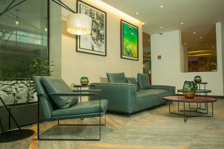 Hotel Omni Residency