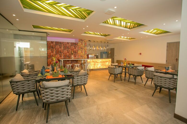 Hotel Omni Residency