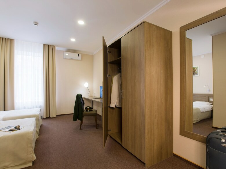 Hotel Platov