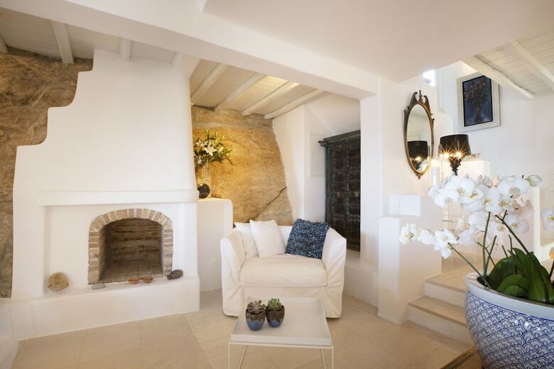 Villa Aerie - Sweeping Sea Views, Eclectic Style  By Villarentalsgr
