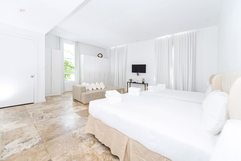 2228 Park 1