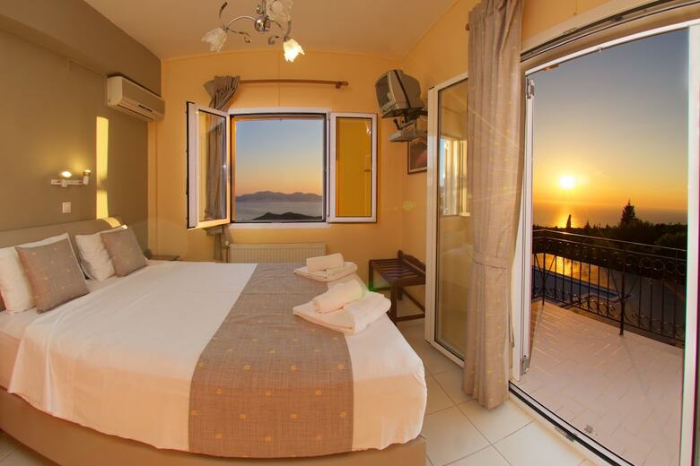 Hotel Studios Vrionis Panoramic Sunset