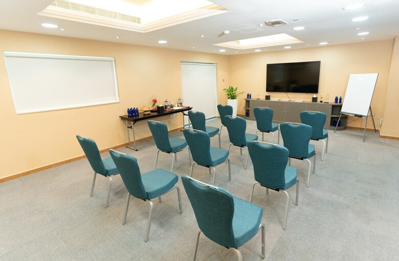 Aparthotel First Central Hotel Suites