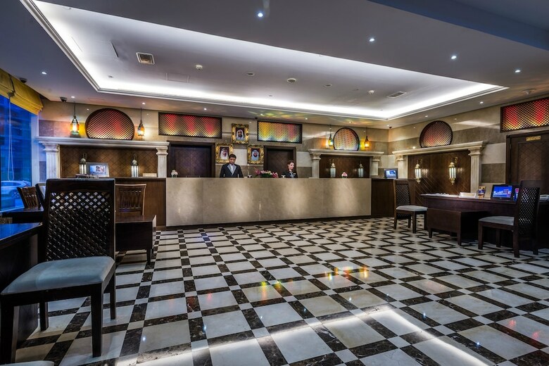 Aparthotel First Central Hotel Suites
