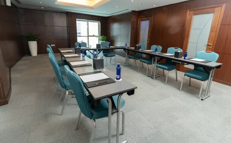 Aparthotel First Central Hotel Suites