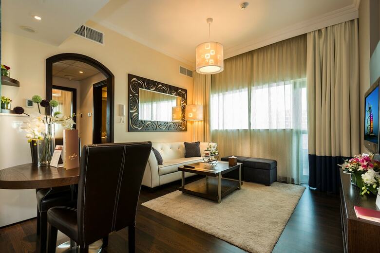 Aparthotel First Central Hotel Suites