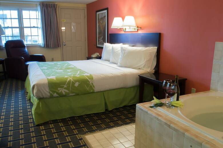 Hotel Tidewater Inn