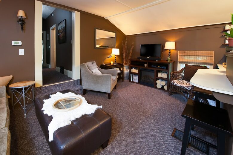 Bed & Breakfast Kara's Kottages @ W. Main St
