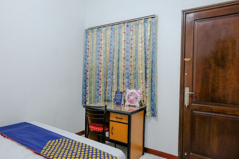Hostal Spot On 2749 Tiga Sinar Residence