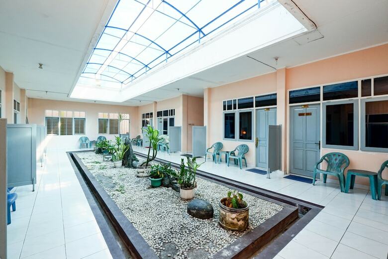 Oyo 2495 Hotel Wijaya