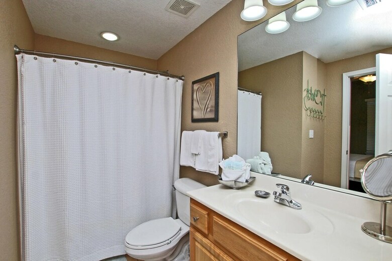 Crystal Shores West 1105 By Youngs Suncoast