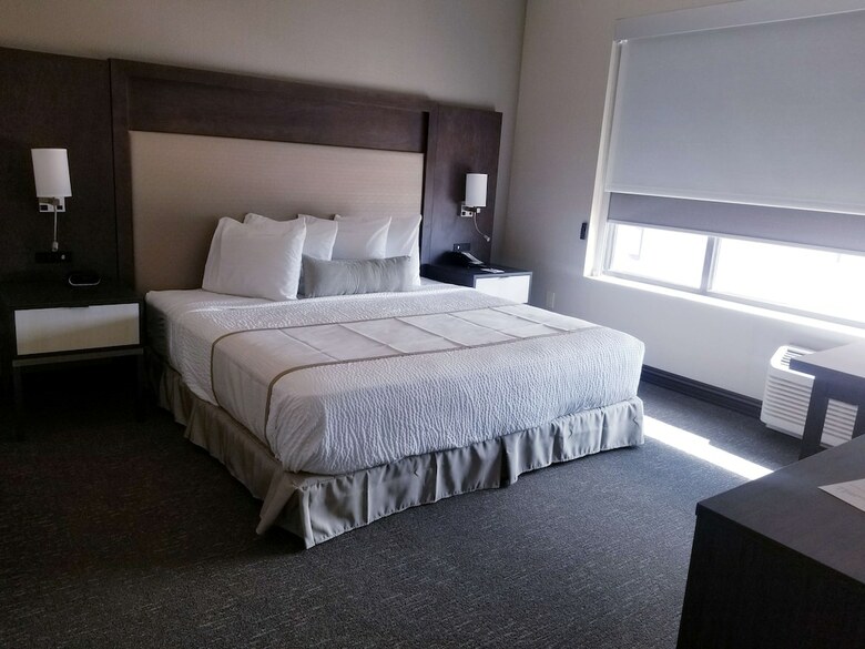 Best Western Plus Executive Residency Rigby's Water World Hotel