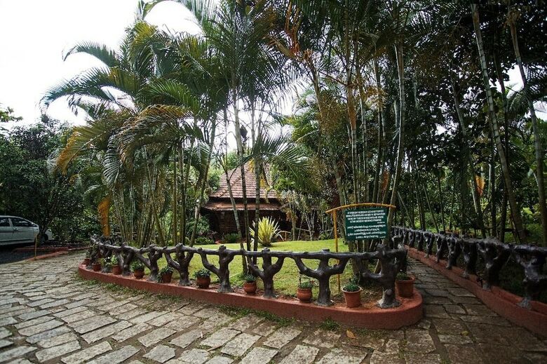 Hotel Crescent Residency