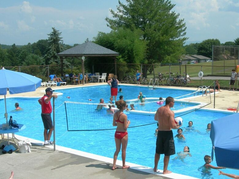 Hotel Baneberry Golf And Resort