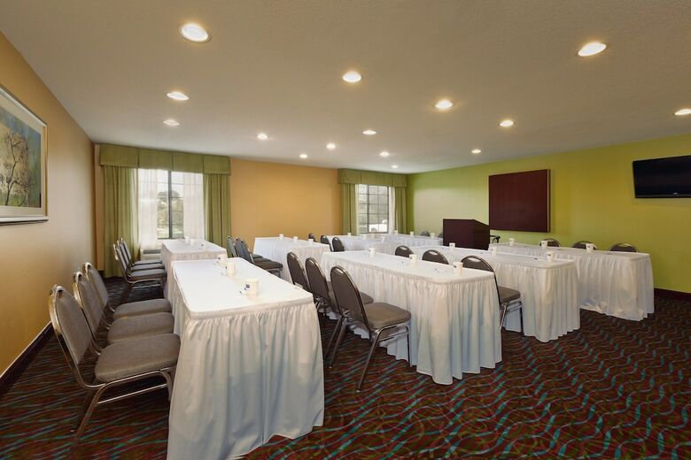 Hotel Holiday Inn Exp Winston Salem