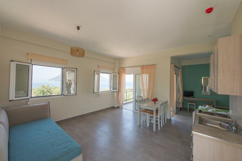 Aparthotel Thesmos Village