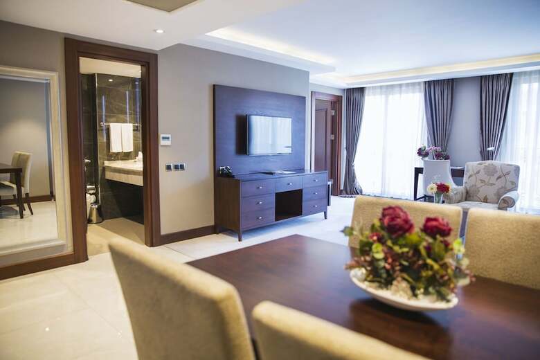 Grand Aras Hotel & Suites