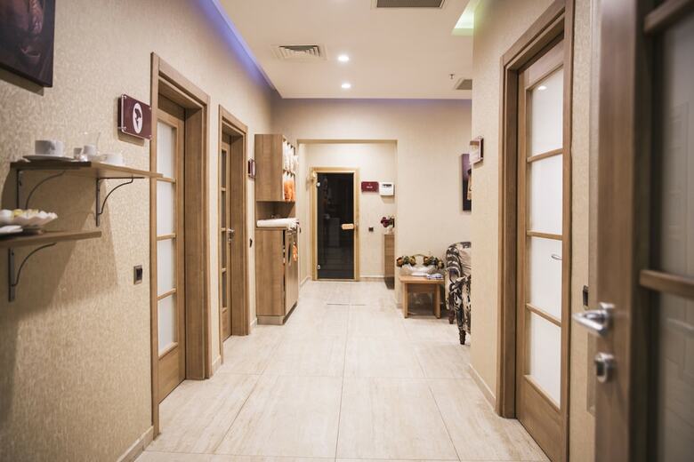 Grand Aras Hotel & Suites