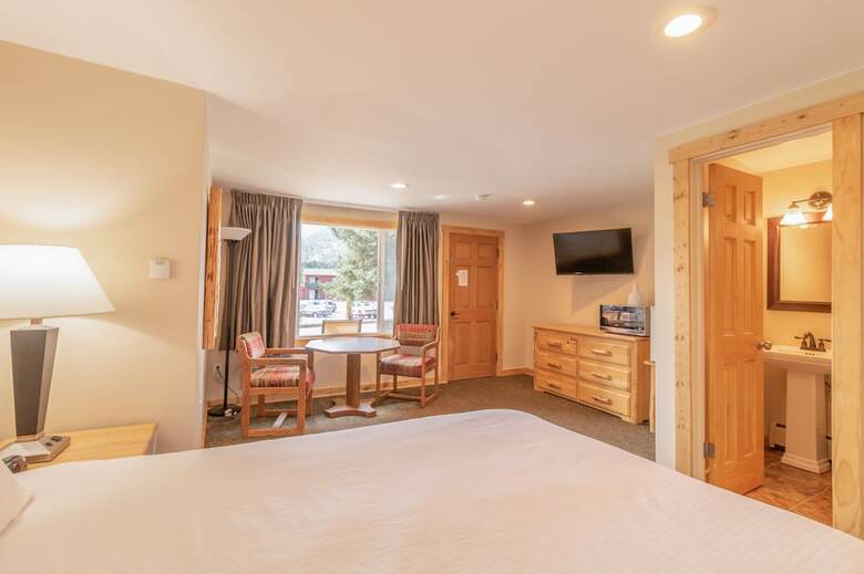 Hotel Discovery Lodge