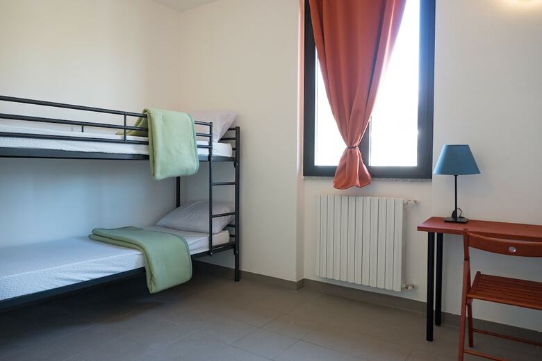 Hostal Lake Como Beach Hostel