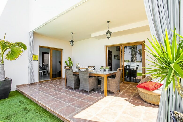 Villas Las Caletas Village