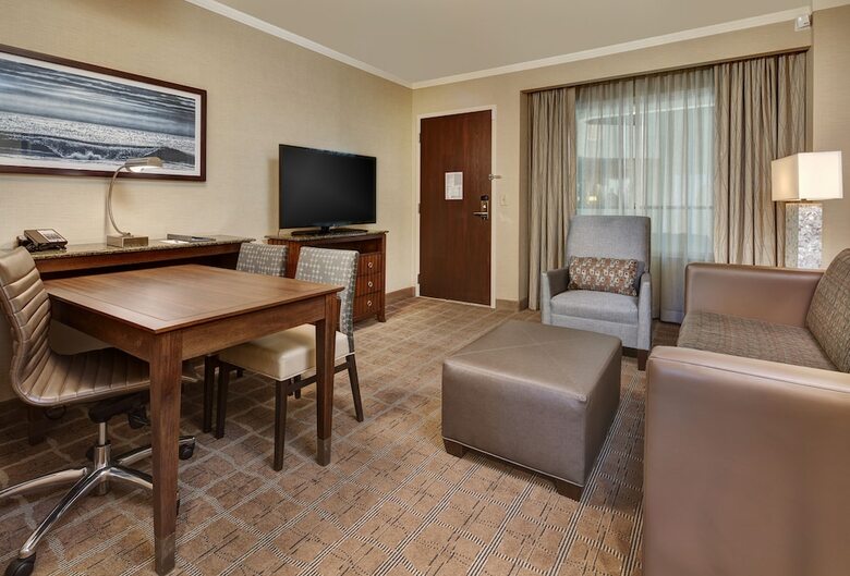 Hotel Embassy Suites By Hilton San Diego - La Jolla
