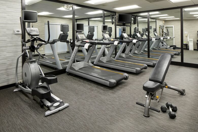 Hotel Courtyard By Marriott Edison Woodbridge