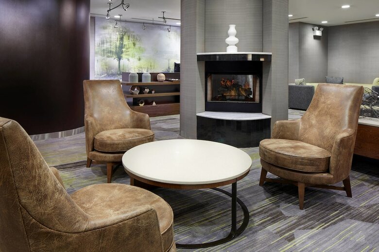 Hotel Courtyard By Marriott Edison Woodbridge