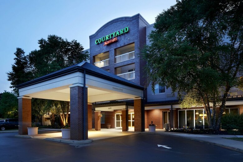 Hotel Courtyard By Marriott Edison Woodbridge