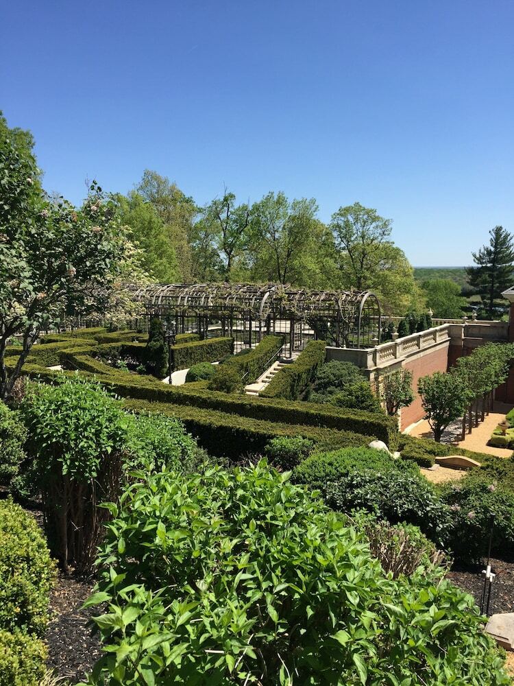 Hotel Albemarle Estate At Trump Winery