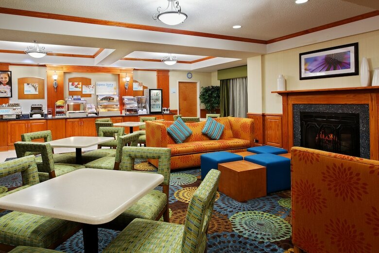 Holiday Inn Express Hotel & Suites Richmond-brandermill