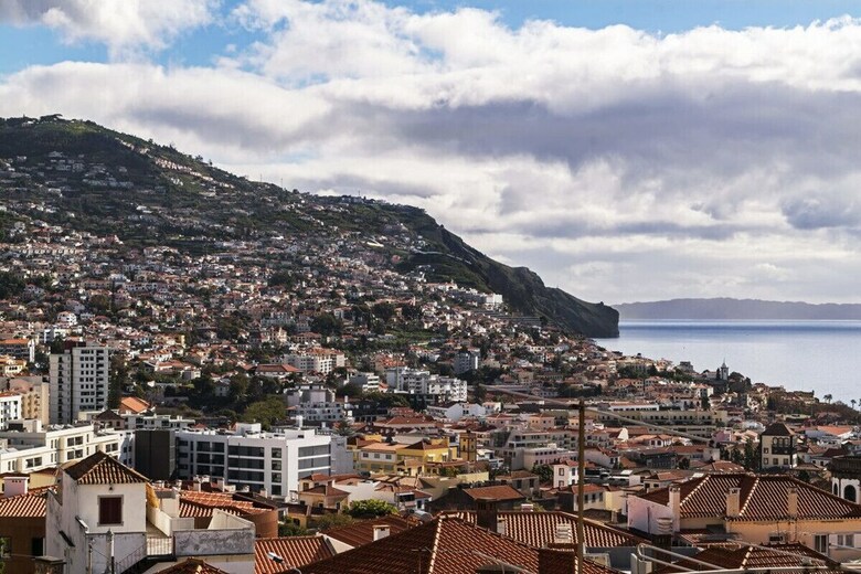 Cal�ada Do Pico I By An Island Apart